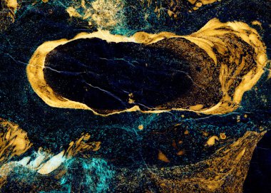 Soyut mürekkep arkaplanı. Mermer tarzı. Beyaz kağıda siyah boya dokusu. Ağ ve oyun tasarımı için duvar kağıdı. Grunge çamur sanatı. Kalem suyunun makro resmi. Koyu Smear