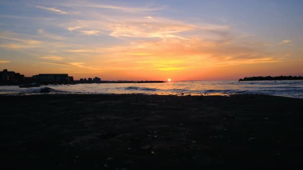 意大利里米尼海滩上的落日 — 图库视频影像