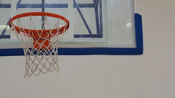 Cerceau Rouge Jeu Basket Sur Tableau Arrière Blanc — Photo