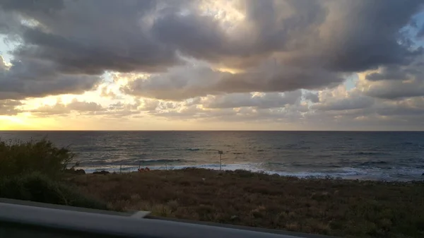 Pantai Calabria Italia Saat Matahari Terbenam Pada Hari Berawan Dengan — Stok Foto