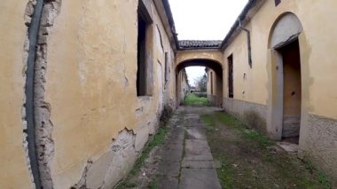 Parma Carrega Ormanı Villası. Terk edilmiş bir arazide.