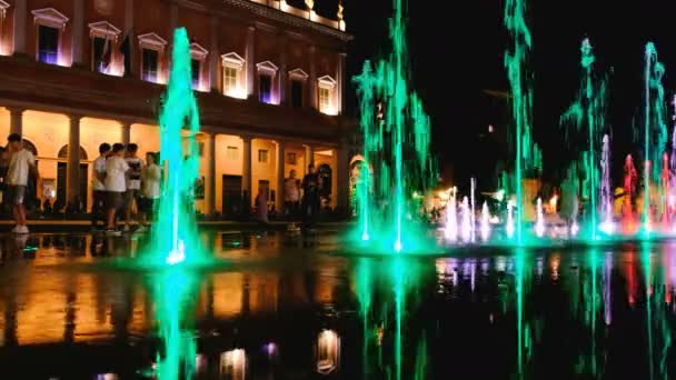 Reggio Emilia Place Victoire Couleurs Vives Fontaines Dans Nuit Tournage — Video