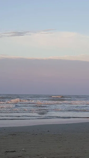 Rimini Strand Prachtige Zonsondergang Met Heldere Kleuren Zee — Stockfoto