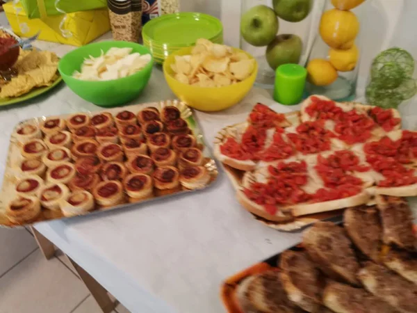 Buffet Sobremesas Caseiras Doces Salgados Para Cerimônia Comunhão Itália Foto — Fotografia de Stock