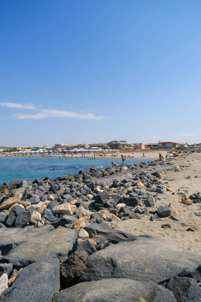 Playa Focene Ostia Costa Romana Con Arena Rocas Foto Alta — Foto de Stock