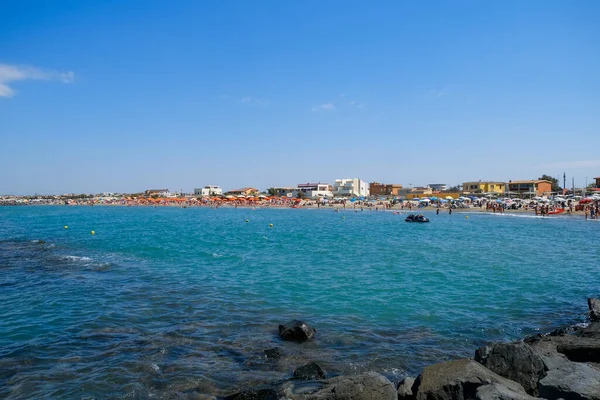 Strand Focene Ostia Római Tengerpart Homokkal Sziklákkal Kiváló Minőségű Fénykép — Stock Fotó