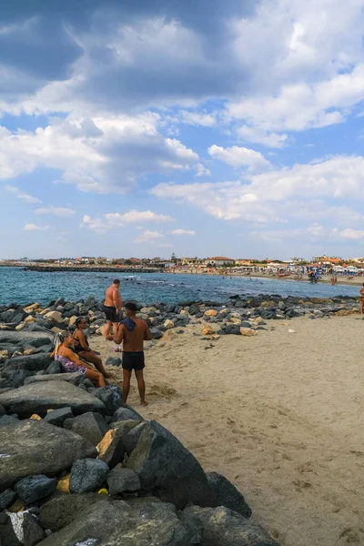 Plage Focene Ostia Côte Romaine Avec Sable Rochers Photo Haute — Photo