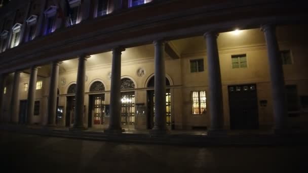 Reggio emilia piazza della vittoria di fronte alle valli teatrali fontana tricolore luminosa time lapse — Video Stock