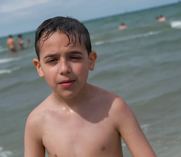 Hermoso Niño Italiano Bañado Por Mar Frío Foto Alta Calidad — Foto de Stock