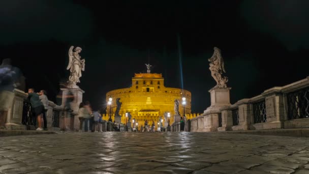 Castel Sant Angelo Rome Nachts Vervallen Met Mensen Hoge Kwaliteit — Stockvideo