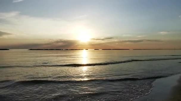 Vacker Soluppgång Med Sol Reflektion Cesenatio Riccione Rimini Stranden Hög — Stockvideo