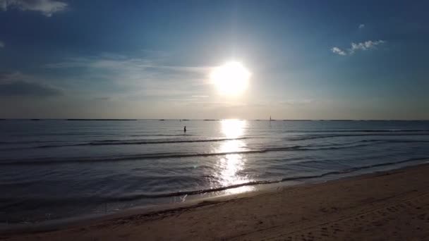 Schöner Sonnenaufgang Mit Sonnenreflexion Strand Cesenatio Riccione Rimini Hohe Qualität — Stockvideo