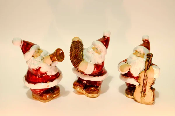 Vánoční Socha Santa Clause Izolovaná Bílém Pozadí Lucernou Ruce Kvalitní — Stock fotografie