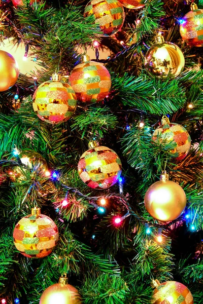 Golden Balls Green Christmas Tree High Quality Photo — Stock Photo, Image