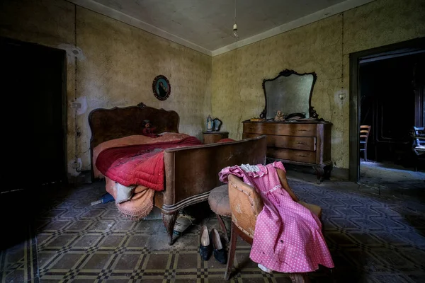 Спальня Заброшенном Старом Доме Пылью Паутиной Высокое Качество Фото — стоковое фото