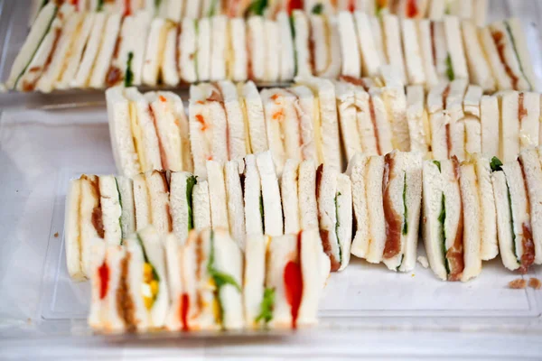 Buffet Cerimonie Nuziali Con Snack Salati Panini Foto Alta Qualità — Foto Stock