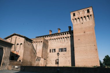 Vignola Kalesi Modena girişi ve ana kule. Yüksek kalite fotoğraf