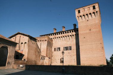 Vignola Kalesi Modena girişi ve ana kule. Yüksek kalite fotoğraf