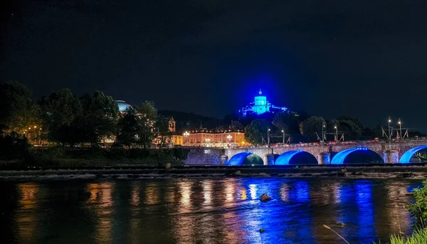 Turin Panorama Natten Bro Över Floden Med Blå Ljus Och — Stockfoto