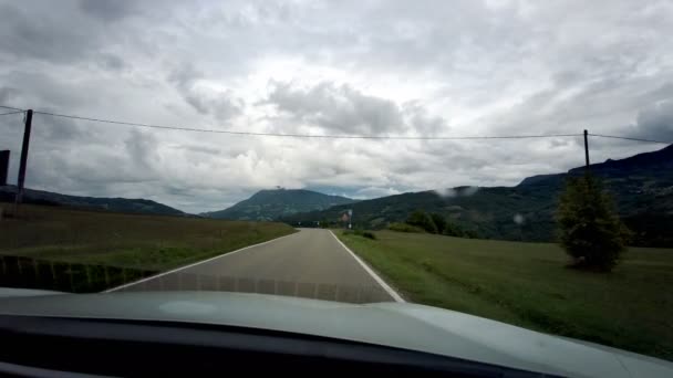 Parma Nın Yeşil Tepelerindeki Arabadan Gelen Yol Yüksek Kalite Görüntü — Stok video