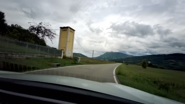 Estrada Carro Nas Colinas Verdes Parma Imagens Alta Qualidade — Vídeo de Stock