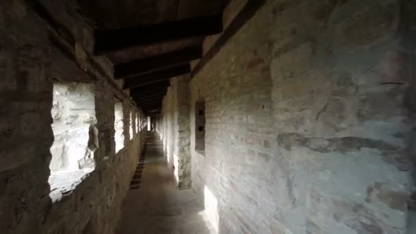 Średniowieczny Zamek Chodników Korytarzy Bardi Parma Wieży Widokiem Wzgórza Wysokiej — Wideo stockowe