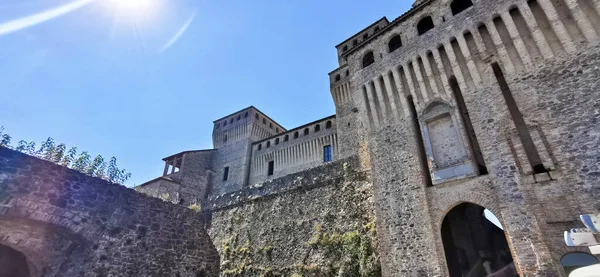 Torrechiara Kastély Parma Homlokzaton Toronnyal Kiváló Minőségű Fénykép — Stock Fotó