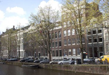 Amsterdam, Hollanda kanal üzerinde eski binalar