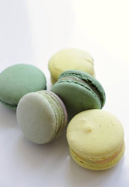 Fransız kurabiyeli tatlısına yakın çekim. Ticari yemek fotoğrafı kullanmaya hazır. Tatlı şekerleme yemek fotoğrafı.