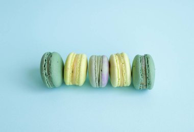 Fransız kurabiyeli tatlısına yakın çekim. Ticari yemek fotoğrafı kullanmaya hazır. Tatlı şekerleme yemek fotoğrafı.