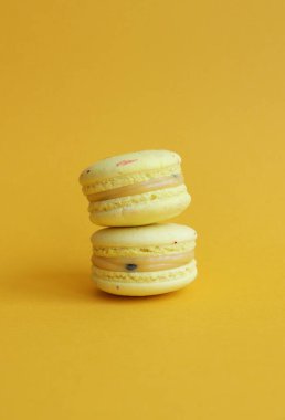 Fransız kurabiyeli tatlısına yakın çekim. Ticari yemek fotoğrafı kullanmaya hazır. Tatlı şekerleme yemek fotoğrafı.