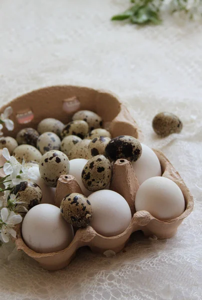 Oeufs Pâques Avec Décoration Fleurs Vacances Neutres Laconiques Photo Pâques — Photo