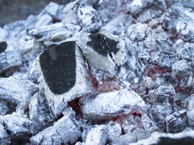 Yangında yanan köz.