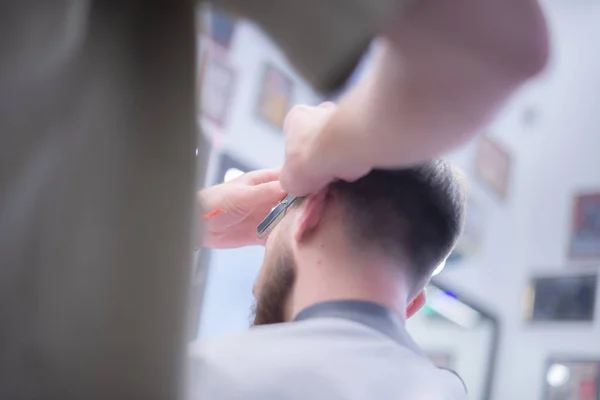 Acconciatura Professionale Barbiere Cura Dei Capelli Degli Uomini — Foto Stock