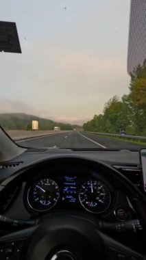 Sahne Otobanı Perspektifinde Araba Kullanmak