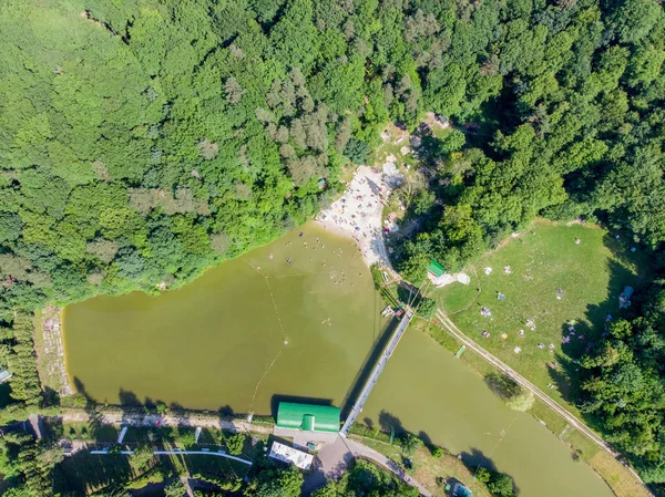 Letecký Pohled Jezero Lese Pískem Pláže — Stock fotografie