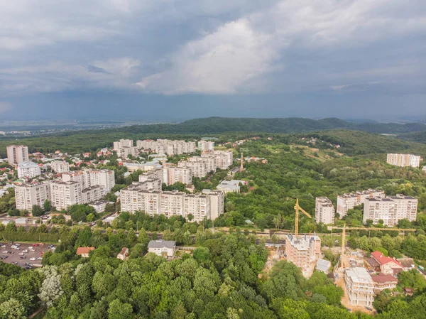 Похмура Погода Над Містом Йде Дощ Копіювання Простору — стокове фото