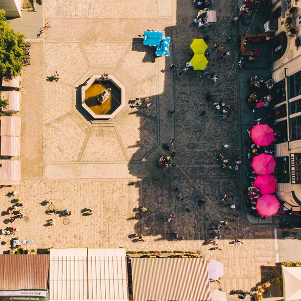 Luftaufnahme Der Straßen Der Stadt Touristen Fuß Café Draußen — Stockfoto