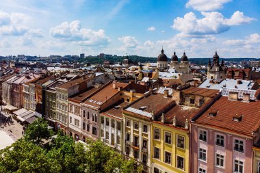 Hava kenti eski Avrupa yaz aylarında. Lviv Ukrayna