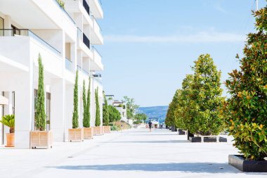 Hotel resort denizde plaj. Yaz saati kavramı.