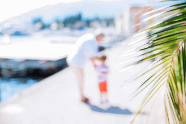 Menschen Die Hintergrund Böschungsbergen Vorbeilaufen Sommerzeit Konzept — Stockfoto