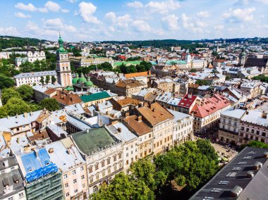 Hava kenti eski Avrupa yaz aylarında. Lviv Ukrayna