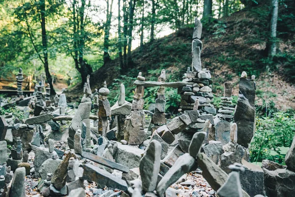 Gleichgewichtsfelsen Gebirgsfluss Gelassenheit — Stockfoto