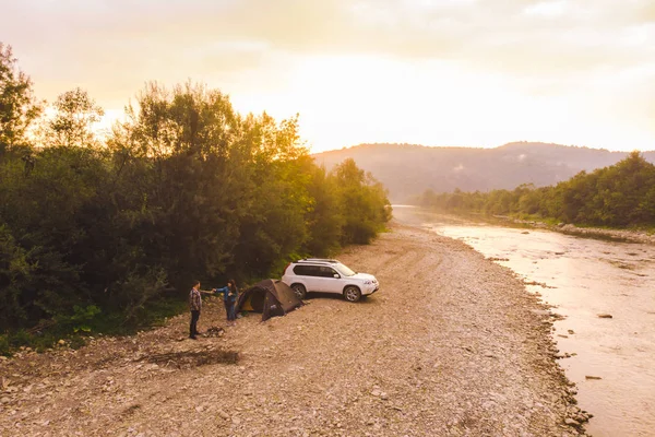 Vista Aérea Del Camping Coches Cerca Del Río Montaña — Foto de Stock