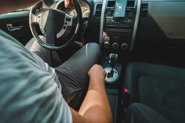 Man Check Navigation Mobile Car Road Trip Concept — Stock Photo, Image