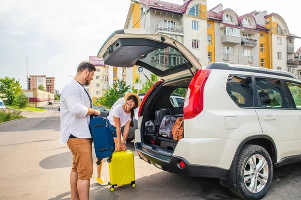 Car Travel Concept Opened Trunk Luggage Woman Man Road Trip — Stock Photo, Image