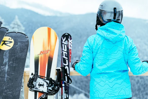 Ukraine Bukovel December 2017 Woman Stand Top Snowed Hill Snowboard — Stock Photo, Image