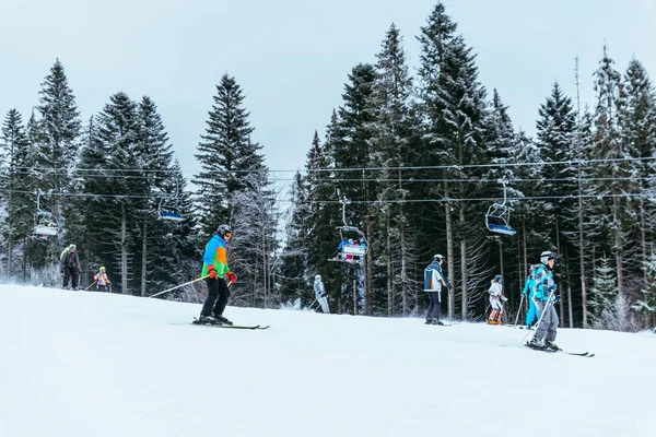 Ukraine Bukovel Dezember 2017 Skifahren Und Snowboarden Den Winterkarpaten — Stockfoto