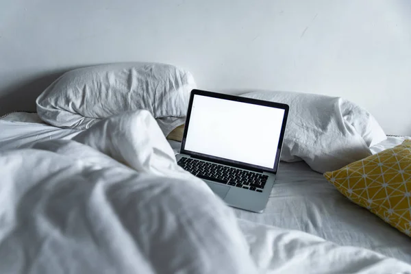 Laptop Bed Work Freelance Copy Space Concept — Stock Photo, Image
