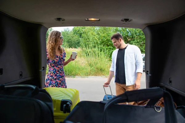 Couple Put Bags Car Trunk Road Trip Concept — Stock Photo, Image